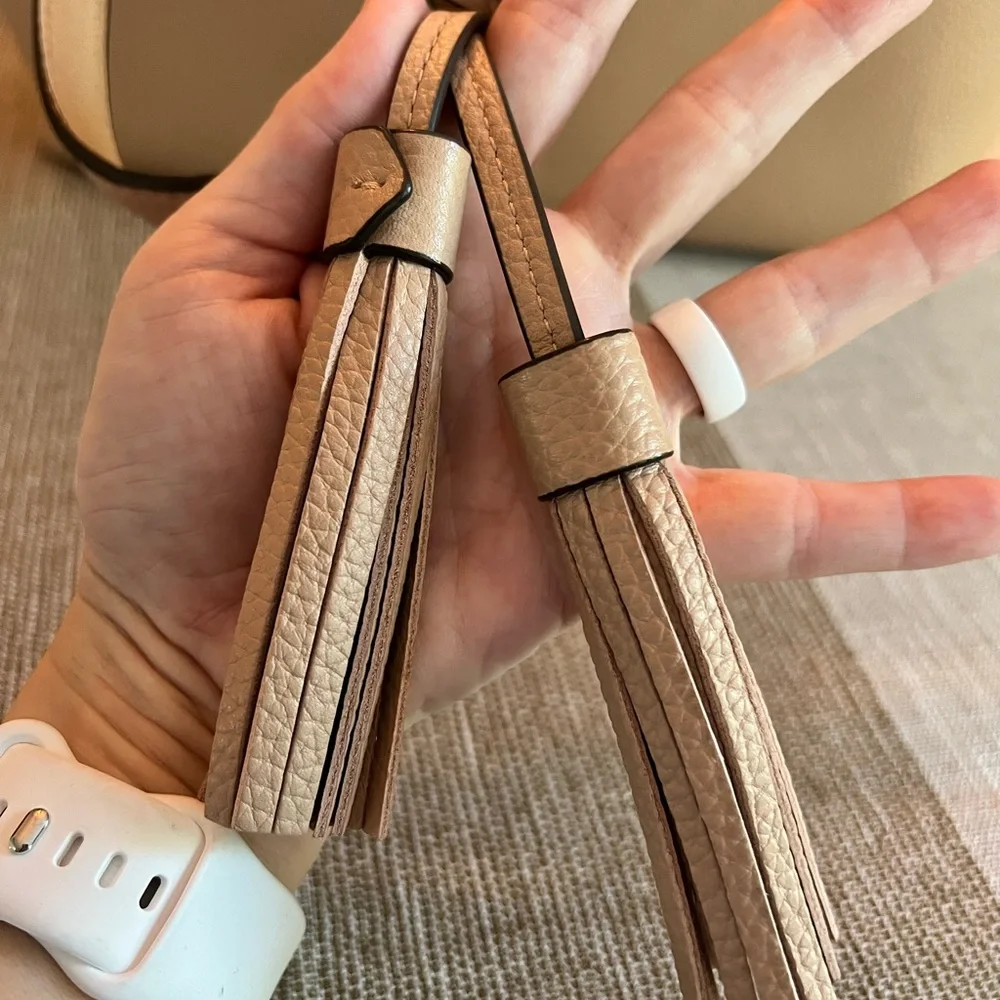 ⭐️Tory Burch McGraw Leather Tote Beige Tan Shoulder Bag + Dust Bag - Picture 9 of 9